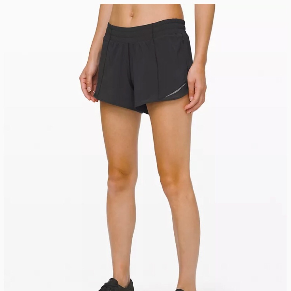 Lululemon Hotty Hot Low Rise Shorts 4”